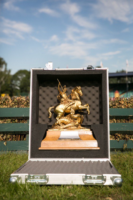NomadLtd's tweet photo. Congratulations @JohnMaddenSales with her 2015 George V trophy win! We hope the case has come in useful! https://t.co/t1zi48hIcM