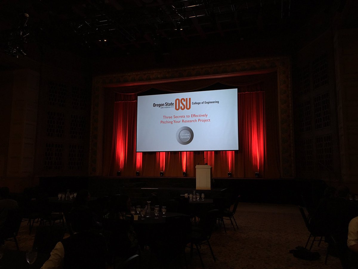 osdoyi's tweet photo. Starting soon #GradExpo2016 @PDXArtMuseum @oregonstateuniv https://t.co/z0FpFghb1f