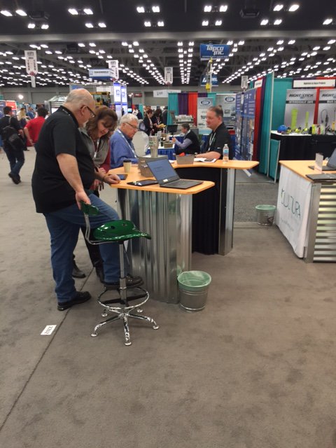 CulturaScale's tweet photo. Our Larry Karraker with a  #GEAPS16 attendee, talking about the smartest solutions for grain businesses. https://t.co/qwImraZurQ