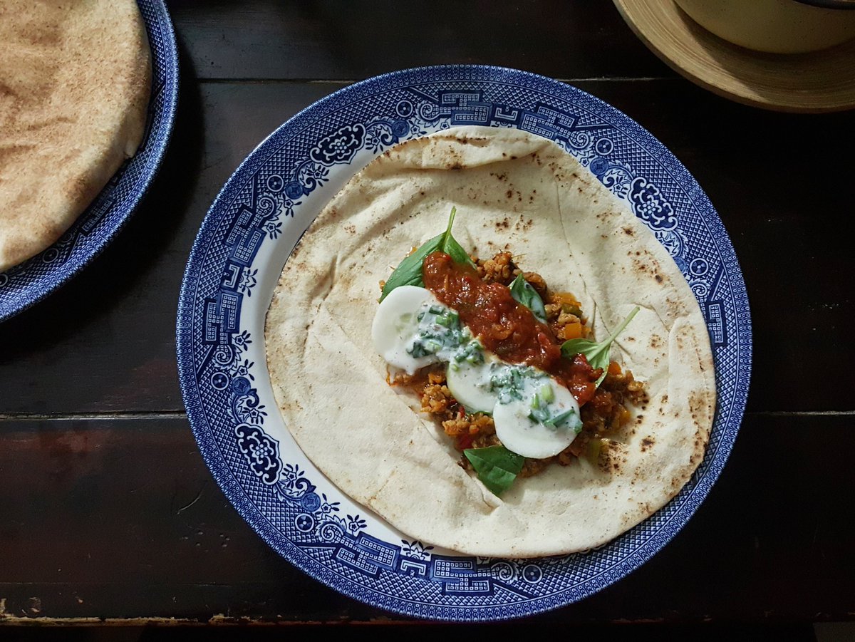Kitchnbutterfly's tweet photo. Dinner - minced chicken wraps with carrots & peppers. Enough for lunchboxes tomorrow #RevolutionChallenge https://t.co/csf0K4dGyR