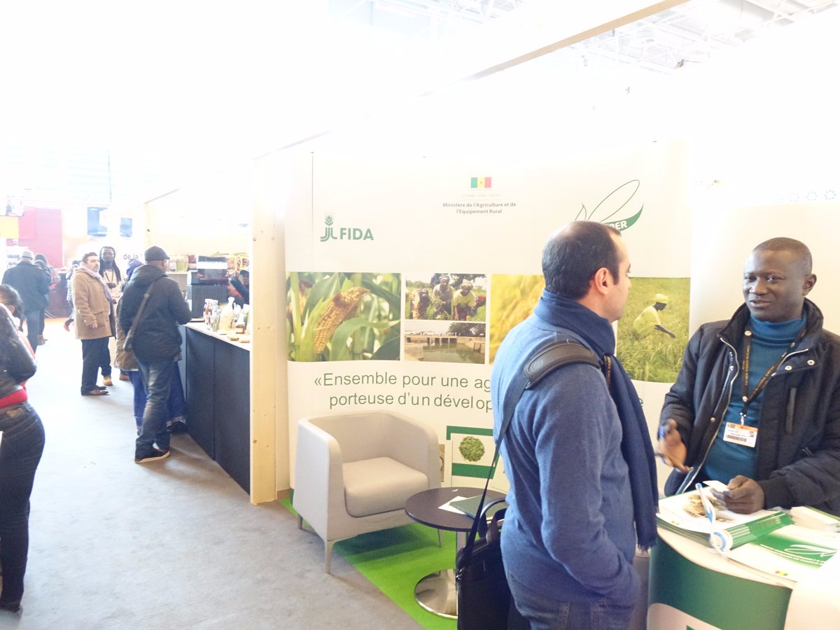 padaersn's tweet photo. LE PADAER ET SES BENEFICIAIRES PARTICIPENT AU SALON DE L'AGRICULTURE A PARIS #SIA2016 #salondelagriculture #Senegal https://t.co/quG706BOFm