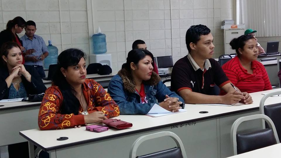 CevCeiba's tweet photo. Los jóvenes micro empresarios egresados del Cev La Ceiba,  muy atentos a cada uno de los temas impartidos. https://t.co/ScYm7yquty