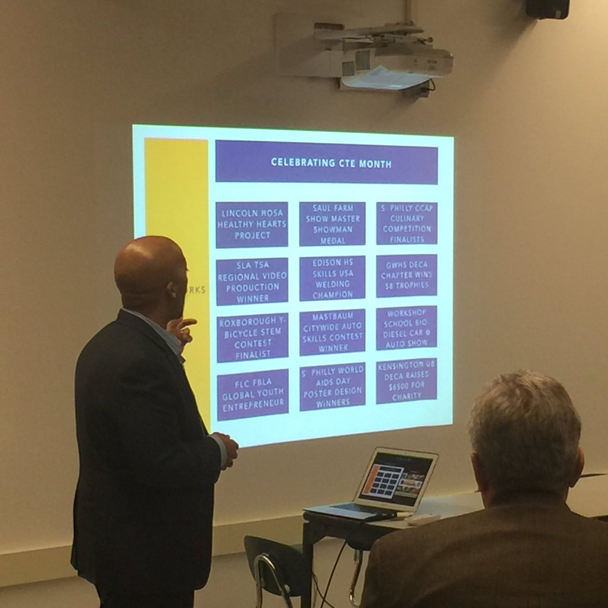 PHLschools's tweet photo. @PhillyEducation Executive Team visiting Ben Franklin HS for an in-depth look into how CTE works! #CTEPhilly https://t.co/dEHhhzPk82