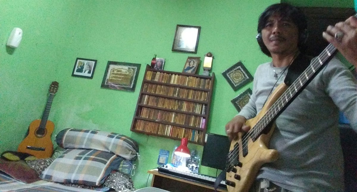 One groove,one man....<a href="/yuserajab/">Darius Permada Buana</a>