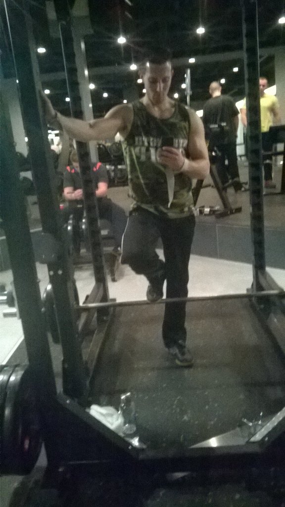 GainReaction's tweet photo. Back in the gym.. "Shocking the muscle" @arnoldsnitzel #Gains #bodybuilding https://t.co/HNN0HZAeci
