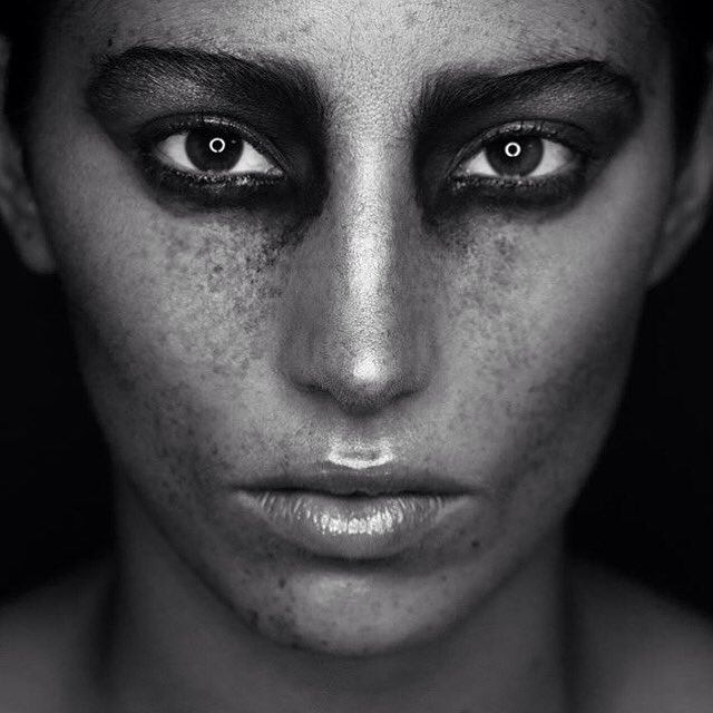 TheBeautyBom's tweet photo. New work with @_Christeeny_ Sarah @savalasmodels & @terrycostello96 😍 #makeupmastered #masteredwithval https://t.co/XDAdqsv9AF