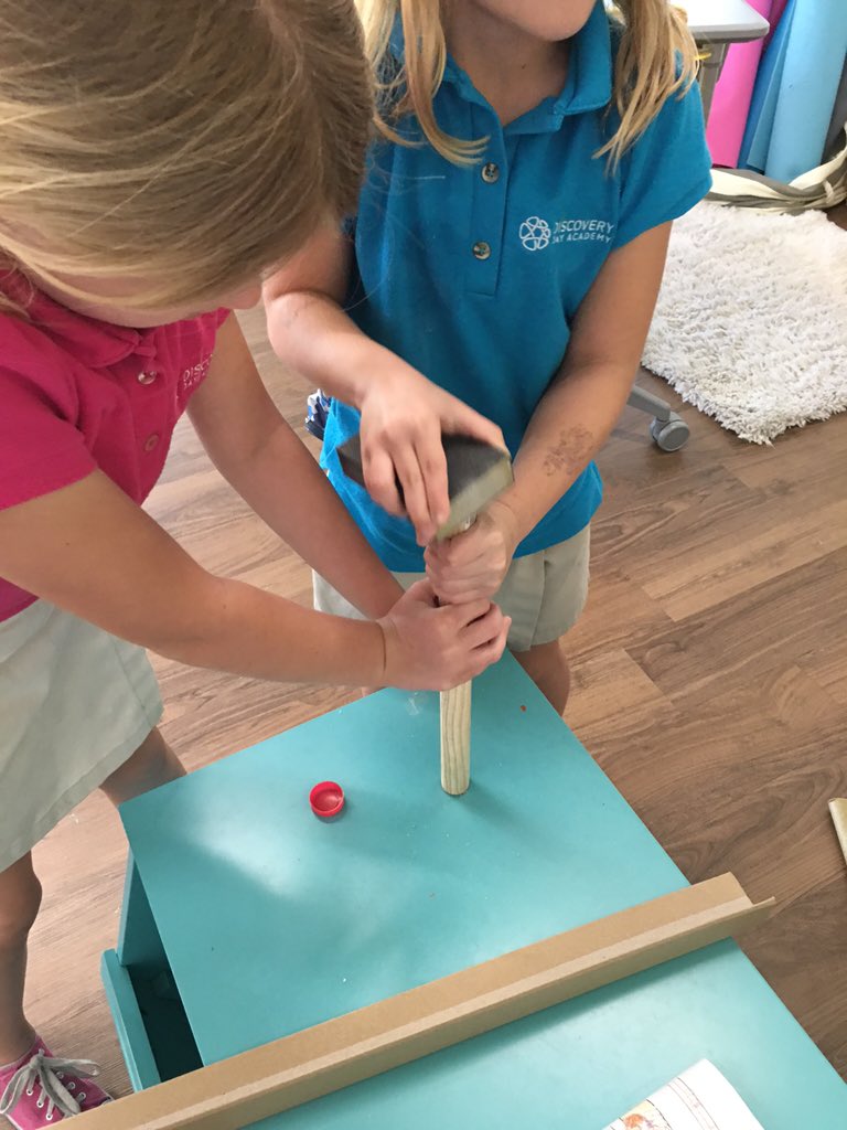 MissLushDDA's tweet photo. Problem: our door stopper disappeared. Solution: class makes a new one since we learned about wedges today! https://t.co/sMkITh7tTL