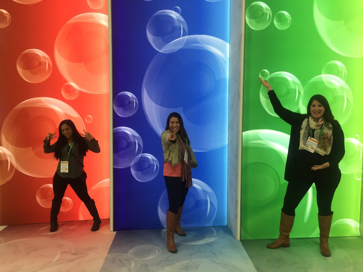 ExpandUS's tweet photo. Our friends at @NetApp love our colorful backlit Infinita!#EXHIBITORLIVE #booth1413 #expandus https://t.co/qESeSYWudw