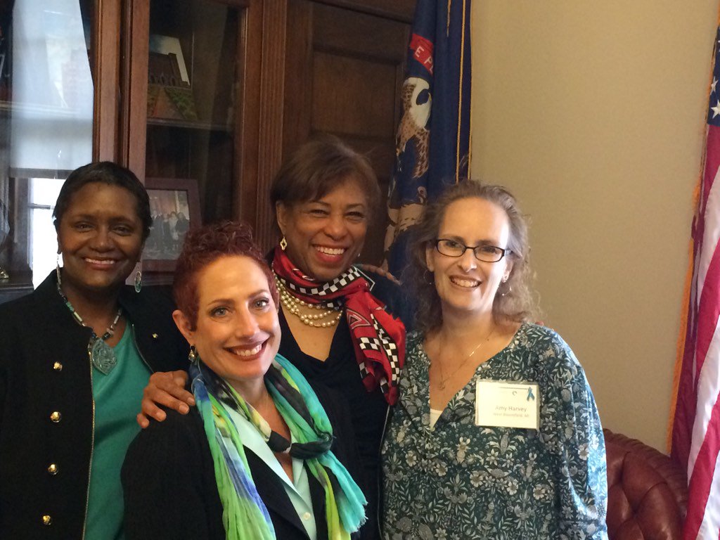 MITealAction's tweet photo. Wonderful meeting w/ @RepLawrence thanking her for supporting @OCNA ovarian cancer research https://t.co/SWYmWK5li8