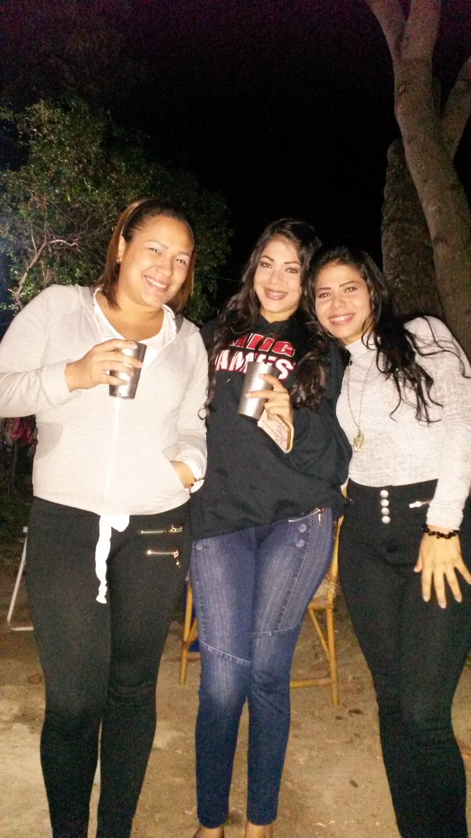 jevyc's tweet photo. Celebrando el cumpleaños de roco 🍻🎂🏀 https://t.co/5s6TYX4Etg