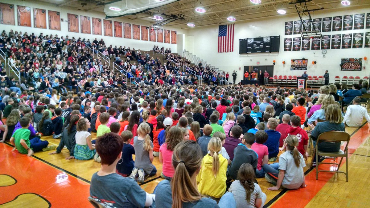 DBayneSports's tweet photo. Man, @bhs2015ss1 knows how to show love! Whole Byron community packed in to celebrate state titles and more. https://t.co/7QRSyywbe1