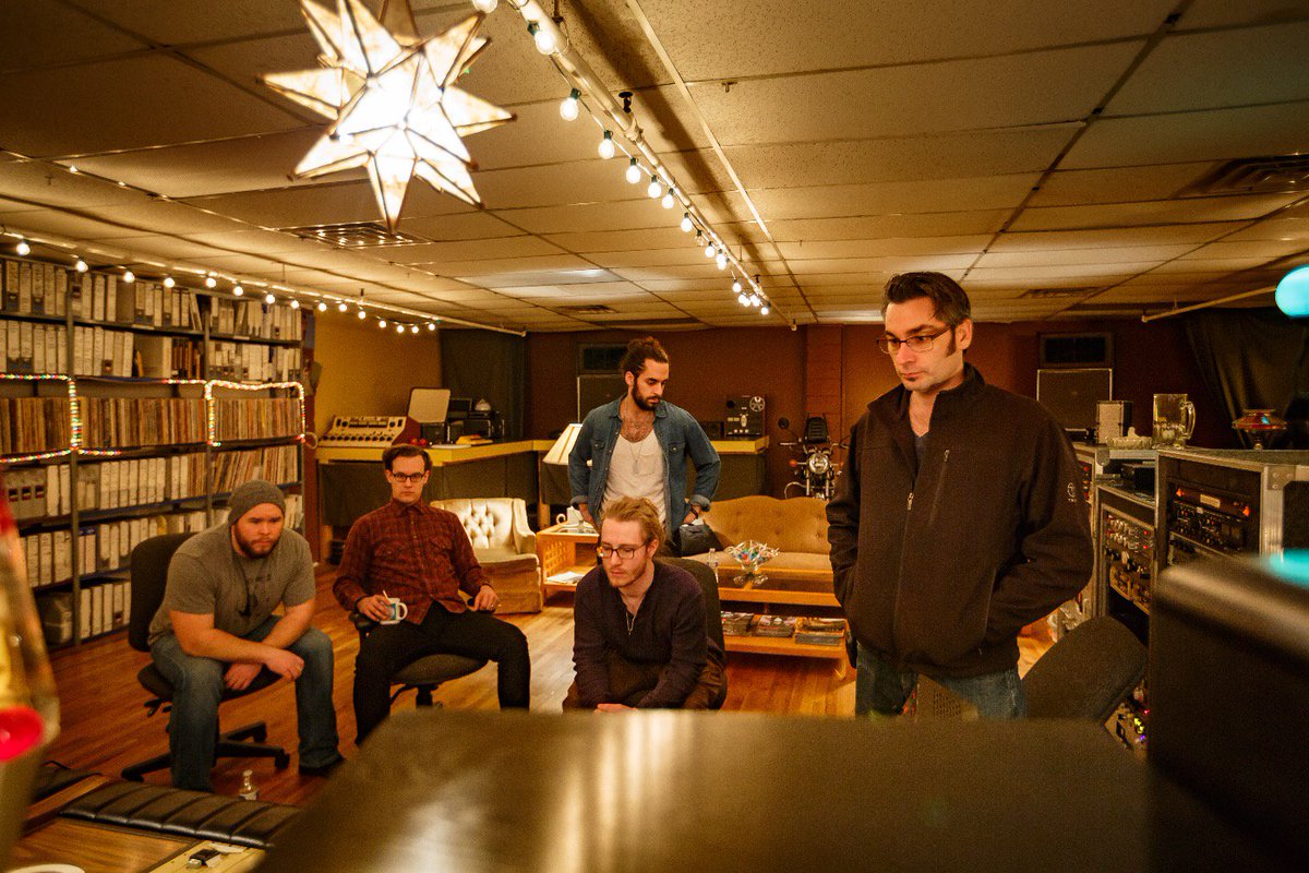 ArcAndStones's tweet image. Happy March y'all #BEaSTONE