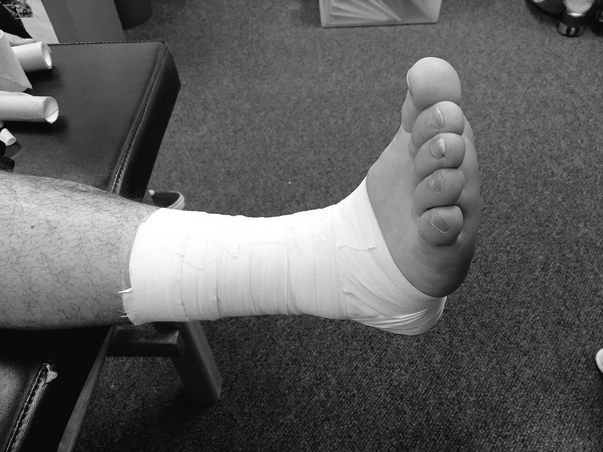 DrewGodinez's tweet photo. My perfect tape job on Bobby ππ½#NATM2016 #COHSAT #FeelTheBert https://t.co/sUjKh9dlQ3