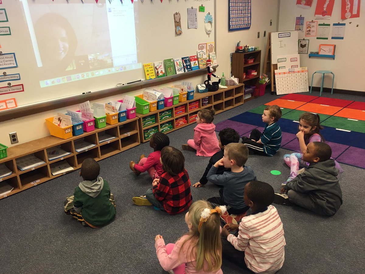 mklong0's tweet photo. Today Ms. Reeves' 5th grade class at Boonsboro Elementary read "Fox in Socks" to us through Google Hangout! https://t.co/RtLrGEMyKz