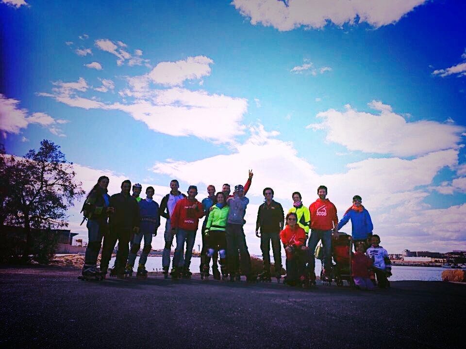 #patinar por el puerto de #Alicante un domingo en grupo hacer #deporte y cuidar la #salud es un #planazo. #TeVienes?