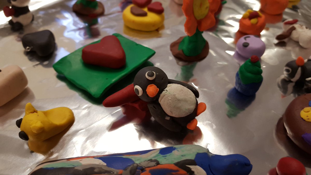 hla_kgo's tweet image. Or seniors got busy sculpting polymer clay this weekend! Warning: adorable objects ahead.