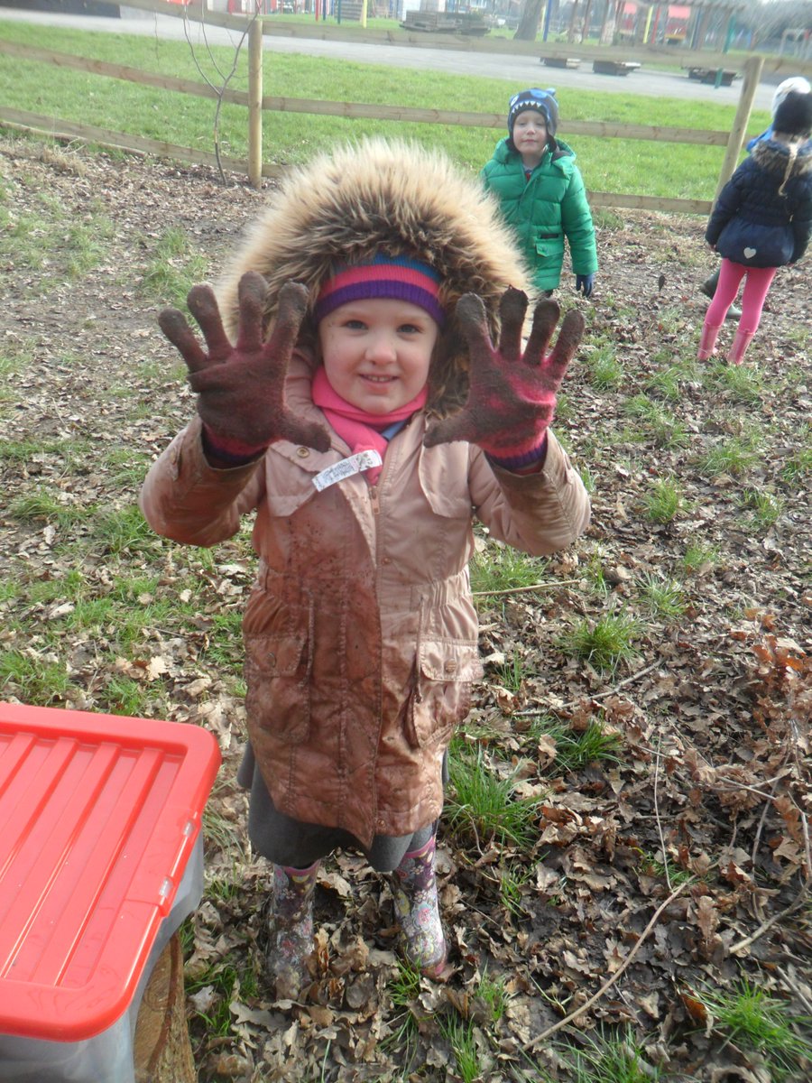 WepreCP's tweet photo. Muddy fun in forest school #outdoorisfun https://t.co/EzcgJHpHOH