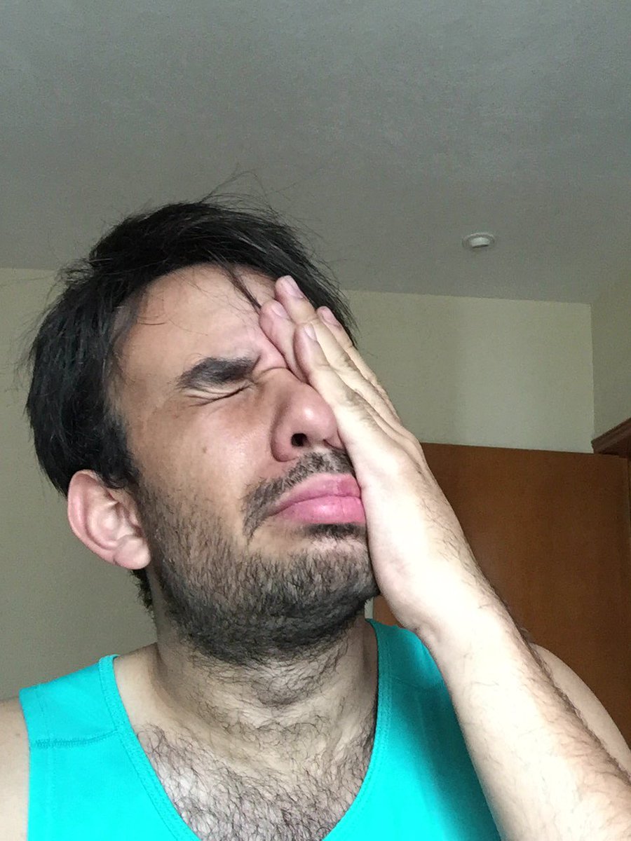 werevertumorro's tweet photo. Cuando ves que con la que sales se lleva con la persona que salías. https://t.co/FQPKCwA4Fo