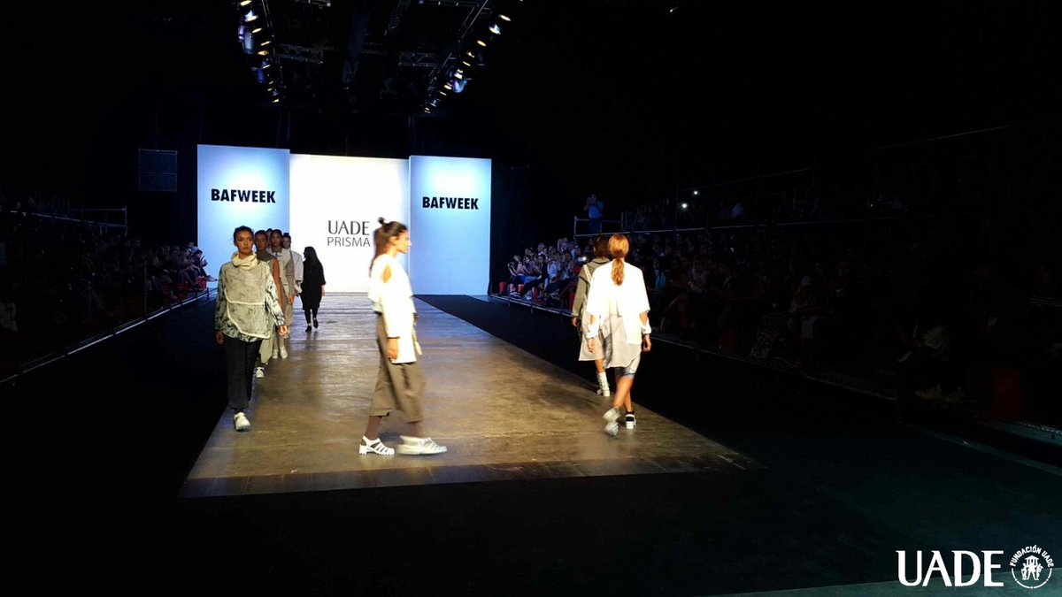 UADEoficial's tweet photo. Pasarela #UADEPrisma en la #Bafweek 2016. @BafweekOficial https://t.co/geZgfHhDbW
