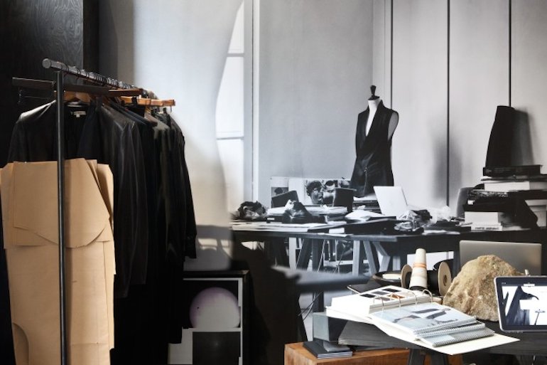maryvallarta's tweet photo. #Fashion contracts you need for #manufacturing & sales https://t.co/lld6N1bpHE #buildyourbrand #FABtip #tiptuesday https://t.co/BMzStOFcdX