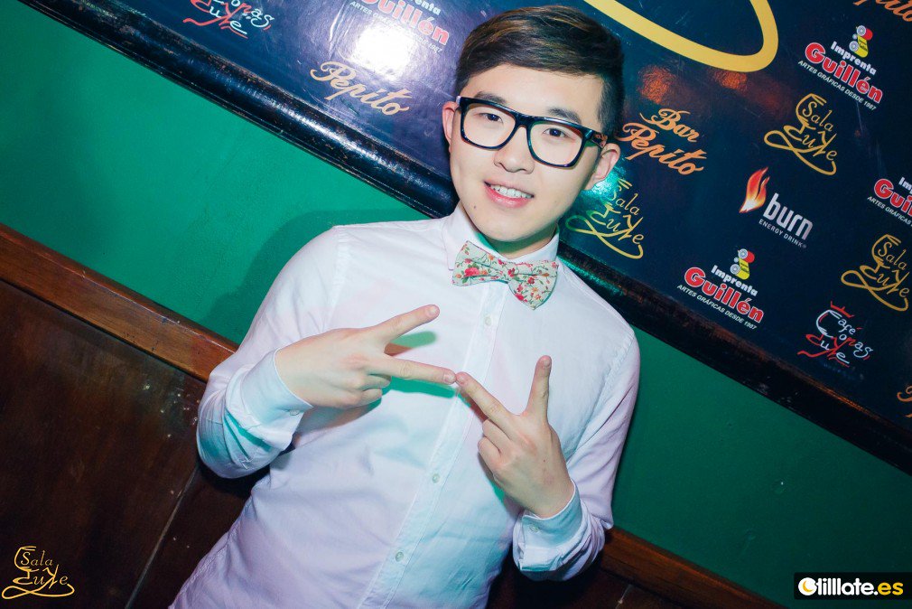 KatHanAritz's tweet photo. Han en la #SalaDuke @Grupo_Duke . Barca de la Florida (28.02.16) 👑 ♡
Fotos en: Tilllate.es https://t.co/n9rg8w0PQG