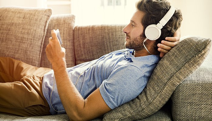 Lutron's tweet photo. Caséta Wireless can automatically adjust schedules when the seasons change. #LightHacks https://t.co/kmMtyXfi8n https://t.co/ijlUNEzp4h