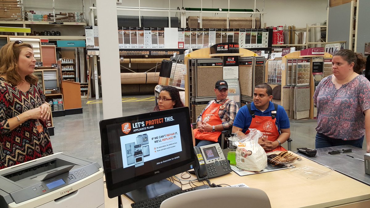 mo_PSstore6513's tweet photo. Speciality Tuesday with Danielle from rockwood shutters! #SWBEST https://t.co/TOfk2wTpk2