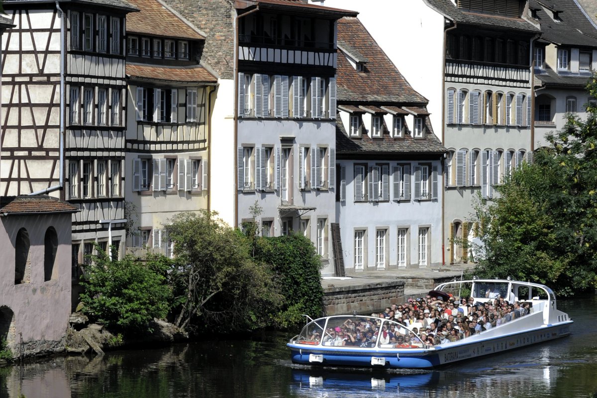 enilec3's tweet photo. Davantage de touristes en #Alsace en 2015, sauf à Noël https://t.co/SG7BZxuLF6 https://t.co/ijTHvAhCxT
