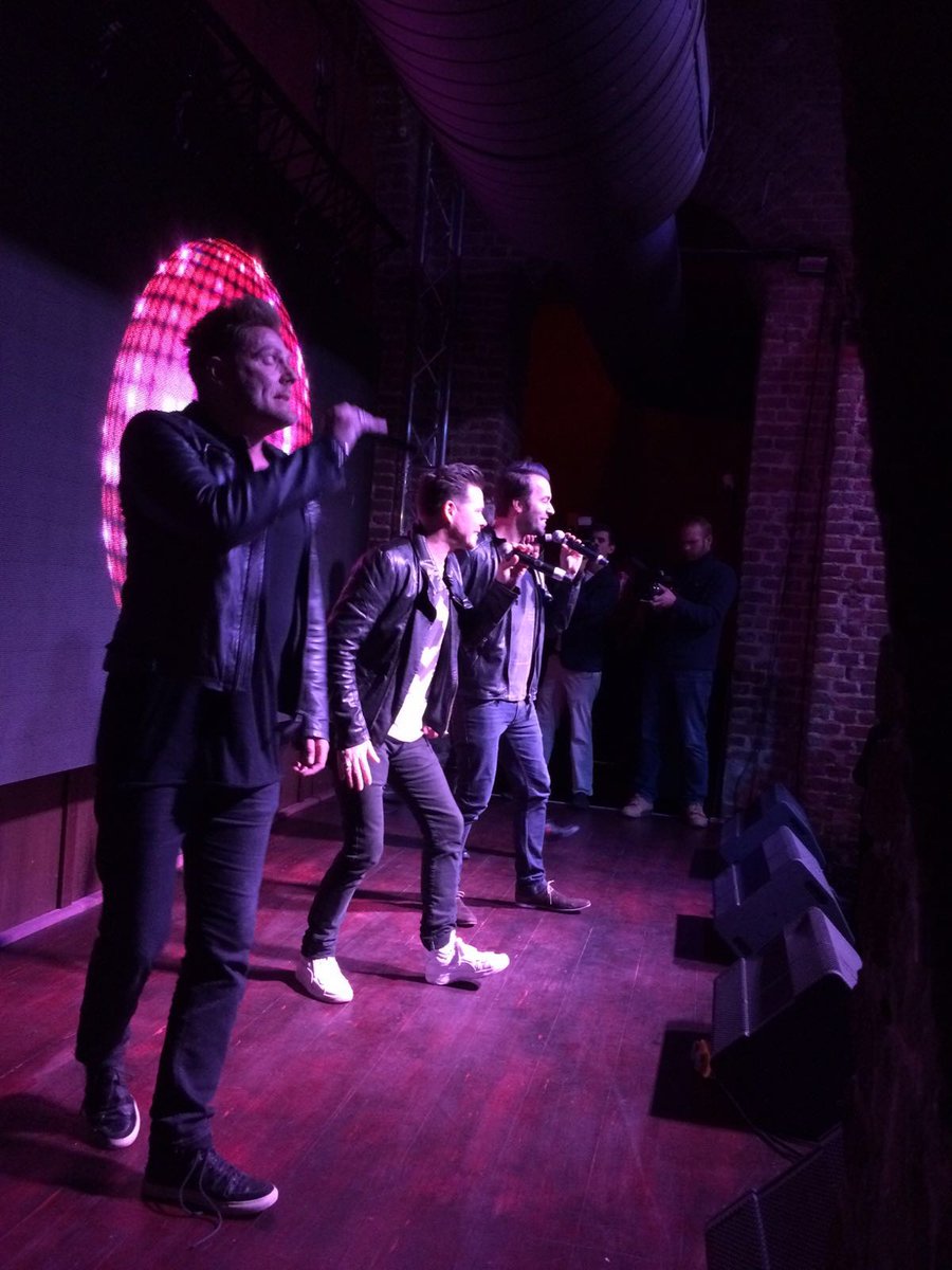 martinscholz14's tweet photo. Back on #stage. #touche #boyband #90es #fashion #comeback #awesome #fun #folloback #Fan #Twitterstar #PopSongs https://t.co/byrE7lUULr