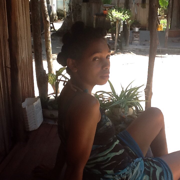 littlewing44's tweet photo. Malagasy Beauty #Lakobe #travel #adventure #NaturalBeauty #madagascar #WeAreAllOne #VillageLife #TraditionalHair https://t.co/Aou4LqH1p2