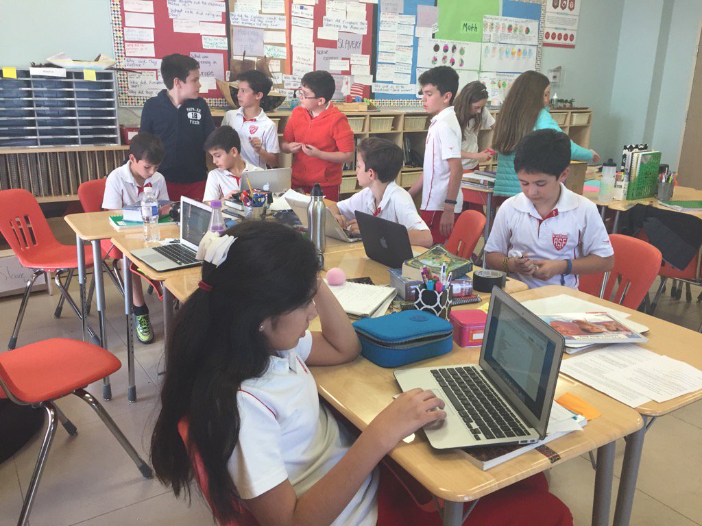 DanielleOSM's tweet image. Ss hard at work creating a scavenger hunt fundraiser! #waterislife