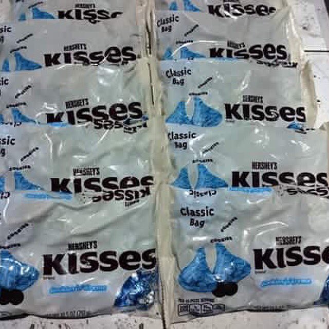 AnneInAimGlobal's tweet photo. Hersheys kisses
✅ P250

#importedchocolatesph https://t.co/2KtU3hgeun