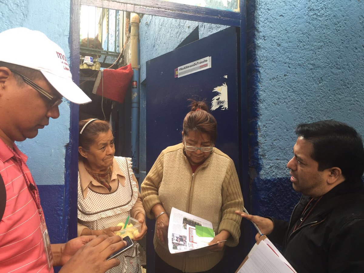 morenaenMH's tweet photo. Informando sobre #ReformaPoliticaDF  #morenaVa  en colonia pensil sur. https://t.co/CLf1eOnKwl