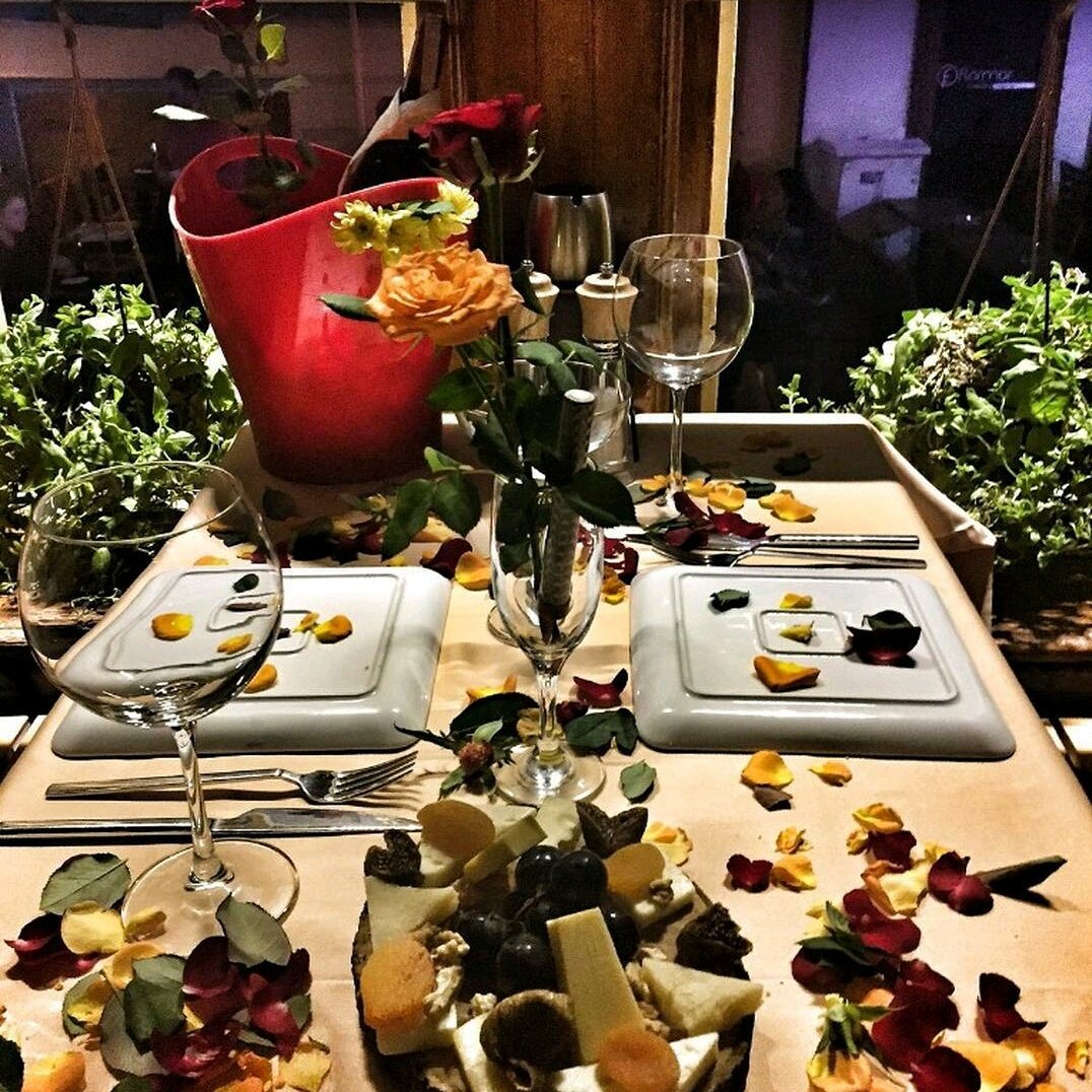 Lucca Lounge tweet media