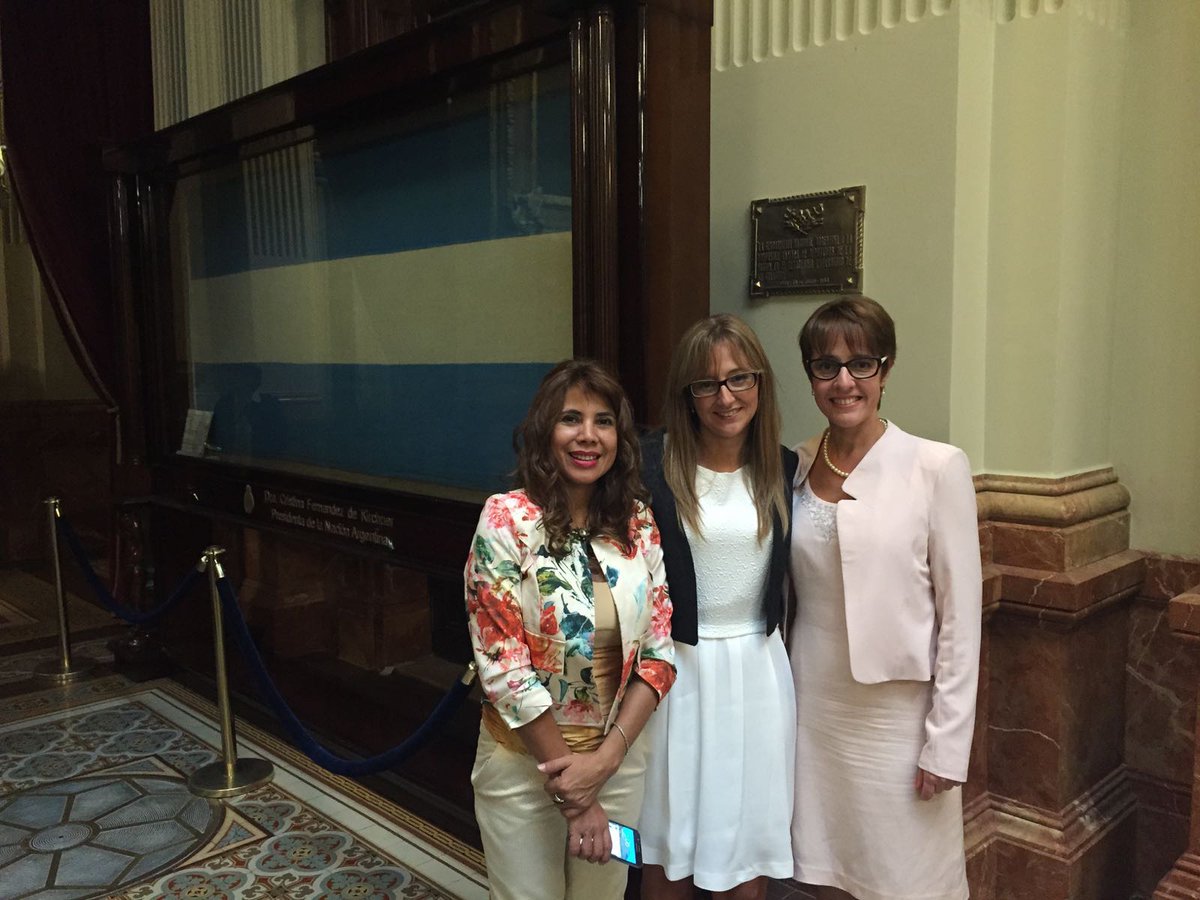 #HCDN Hoy juró una amiga <a href="/gabiroalbornoz/">Gabriela Albornoz</a>. Les presento a las #MujeresRadicales por #Jujuy que integramos la cámara