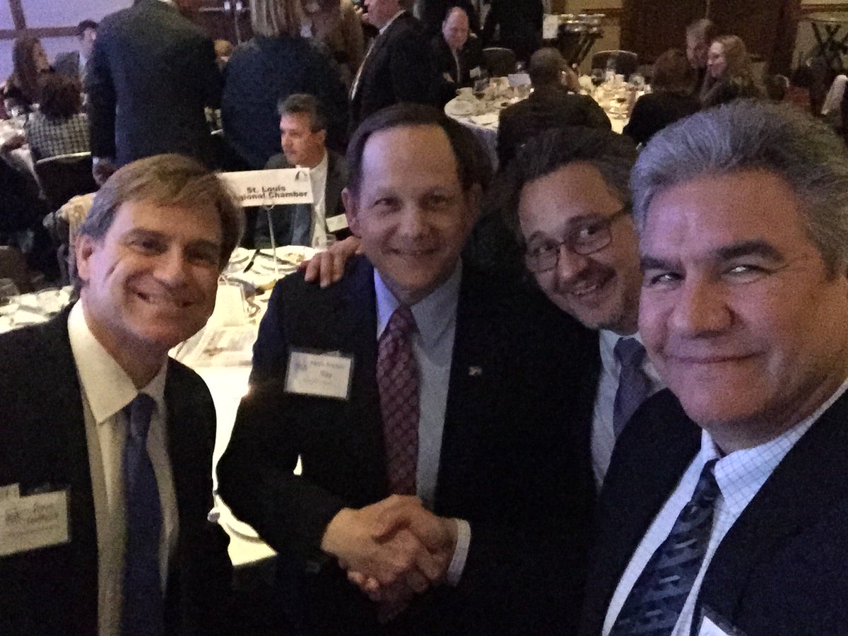 STLCommInc's tweet photo. Look who got to hang out with @MayorSlay at the @STLRegChamber Arcus Awards! #arcusawards #stlcom https://t.co/lDizZBaRgu