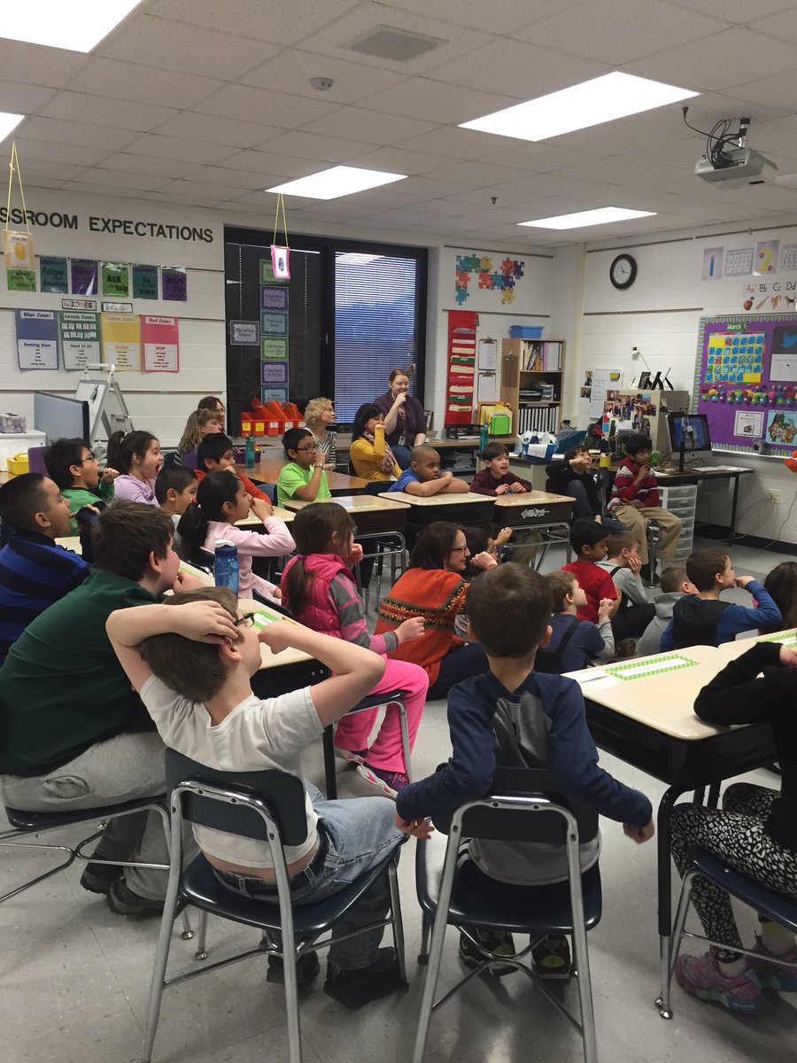 WindsorWildcats's tweet photo. Dental experts from the community demonstrating appropriate ways to brush teeth! Thnx for teaching today! @ahsd25 https://t.co/N5GM6r3eYS