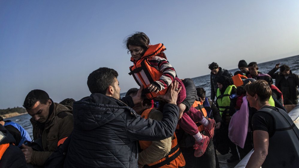 AJENews's tweet image. Refugee arrivals to Europe Jan - Feb, 2016: 131,724
Arrivals Jan - June, 2015: 147,209
aje.io/vk4z