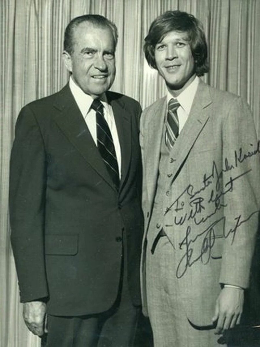 ChrisGG33's tweet photo. Slick richard Nixon a rat.. with a 18-20th year young @JohnKasich born @Dragon_GG33 #FriendSigns https://t.co/OP3c6NT0x3