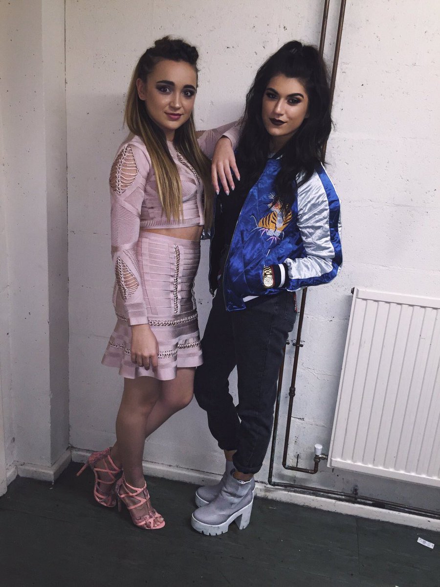ParisaUpdates's tweet photo. #PHOTOS | @Parisa_Official with @laurenplatt7 at the Basildon Fashion Show tonight. #ParisaUpdates https://t.co/BnzkcJT4Sx