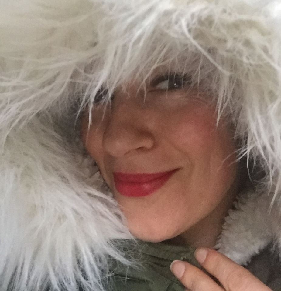 miryanna1's tweet photo. Een blonde jas #nofur #hatefur https://t.co/VhQTvjDWod