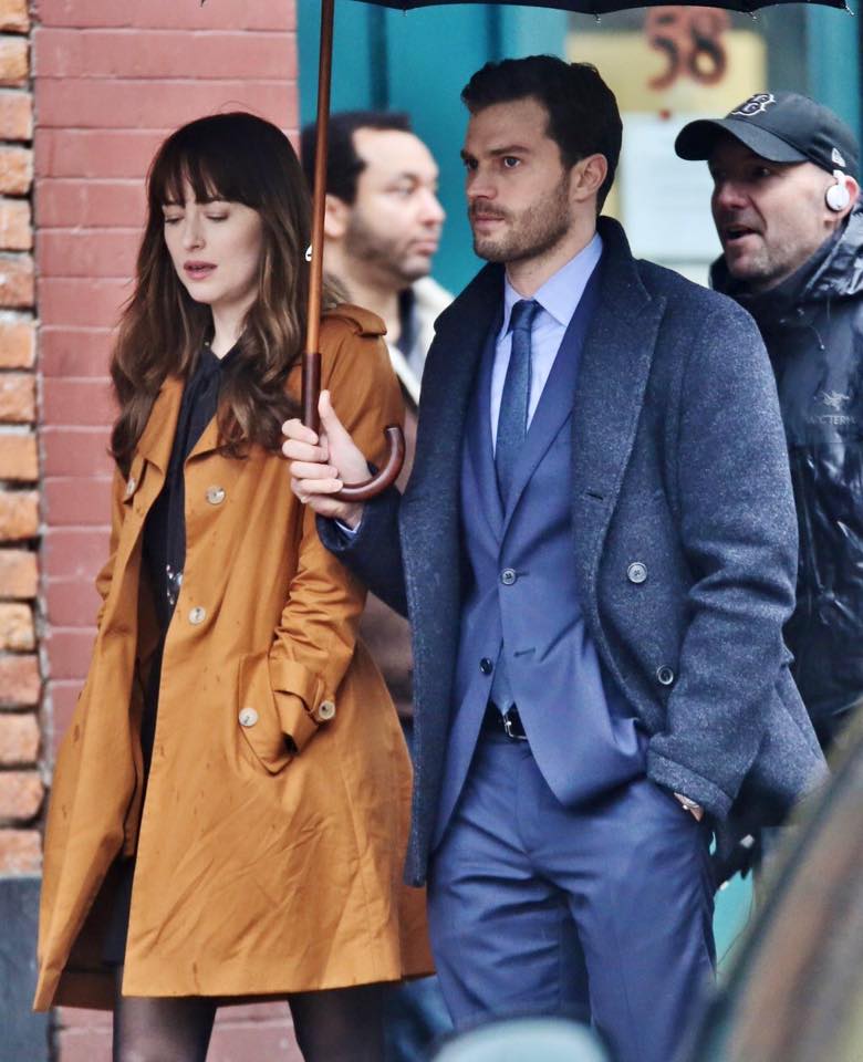 aboutJDornan's tweet photo. 👀💋😊☺️😌😉😍😘 #FiftyShadesDarker #ChristianGrey #AnastasiaSteele https://t.co/NuKsGSxh1M