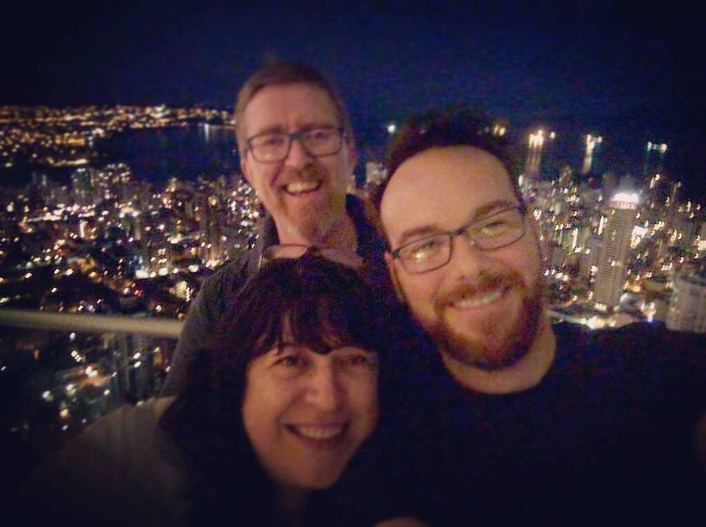 UsFsog's tweet photo. @DanaBrunetti Via Instagram.
Back in Vancouver with these two. https://t.co/ye8CCihPF9