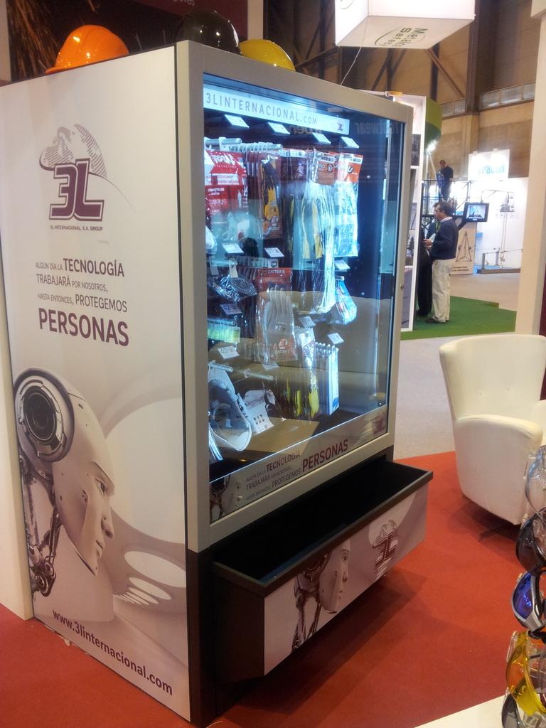 VendingModular's tweet photo. #Gesmatik en el stand de varios expositores en @SICUR_ Nuestra tecnología se impone en el sector #industrial https://t.co/u5RorjNeR5