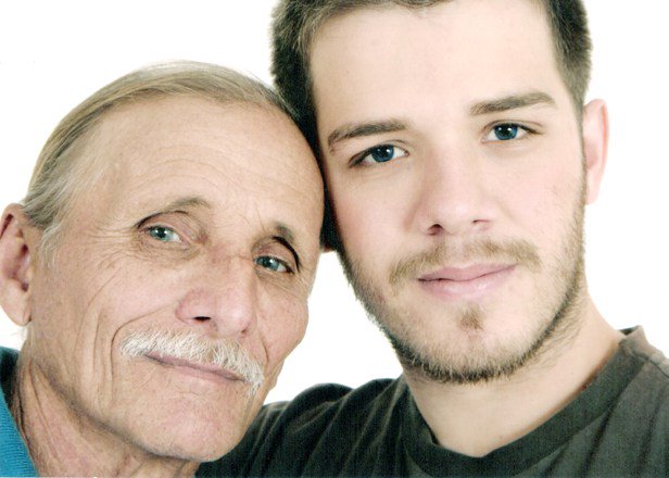 1 дед 1 отец 1 сын. Дедушка и сын. Фотограф сергей коляскин. Два отца и два сына съели за завтраком три яйца. 1 дед 1 отец 1 сын.