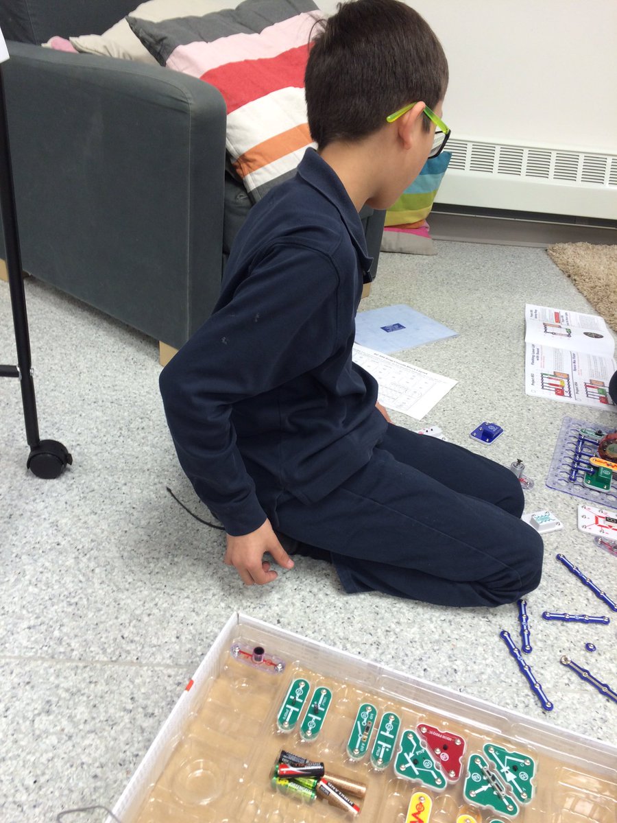 teacherjeff33's tweet photo. Playing to learn with Snap Circuits @RVSgrade5A @RVSGrade5B https://t.co/U8xQgkALCG