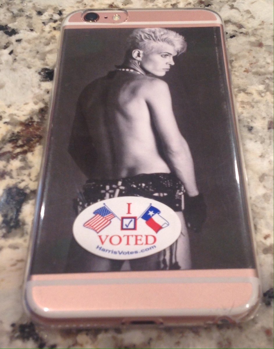DeedeeLeith's tweet photo. I voted on @BillyIdol's butt! #SeeWhatIDidThere #BillyFuckingIdol https://t.co/tcxlBljBld