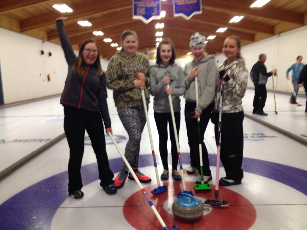 BrisingrSverd's tweet photo. "A" winners in #smokylake!!! @SmokyLakeCounty @ShPkcurlingclub @hnedohin https://t.co/z8gL4a8Fi7