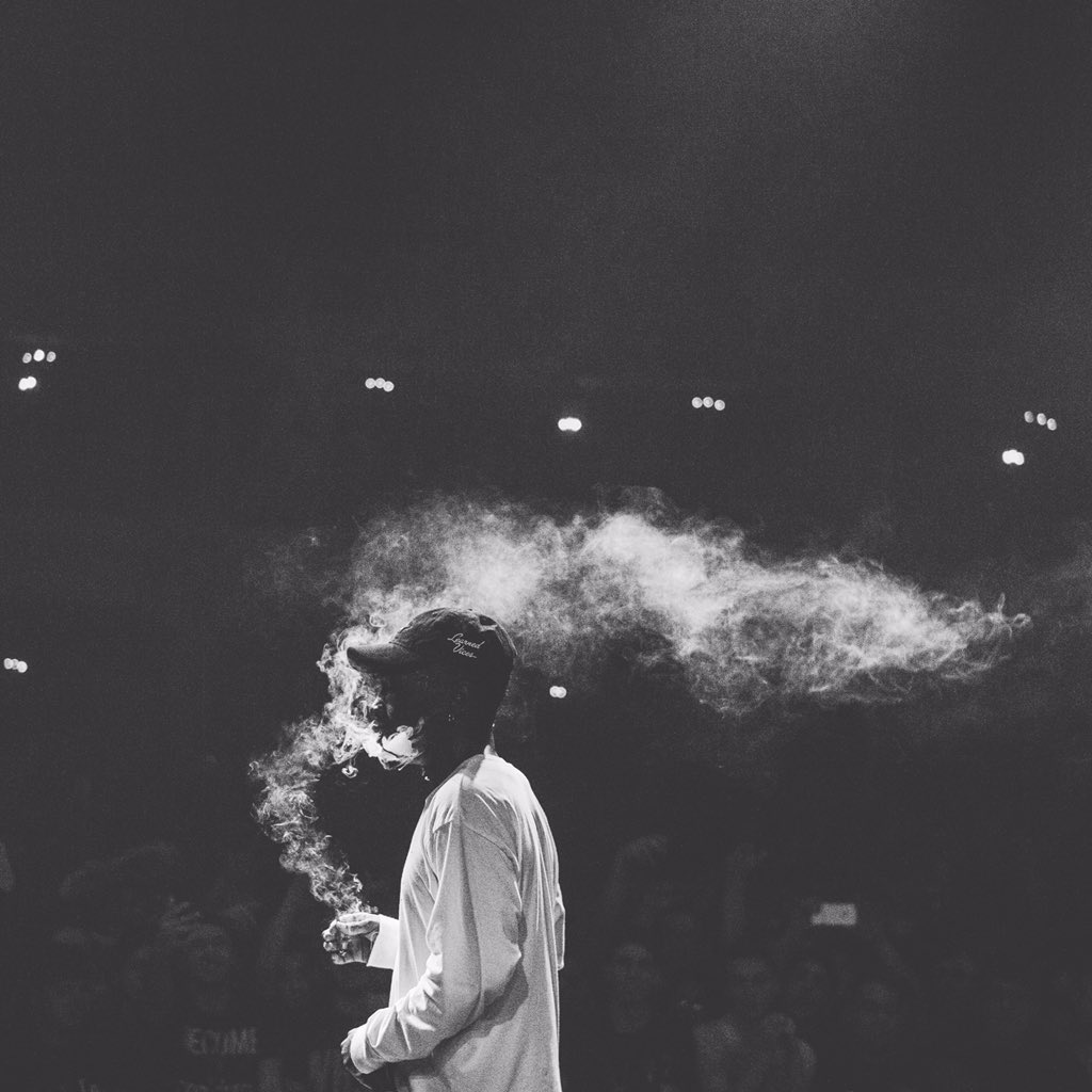 DizzyWright's tweet photo. We made it to Omaha, NE we smoking out another sold out show tonight. #DizzyOG https://t.co/Q8W2FKo0pR