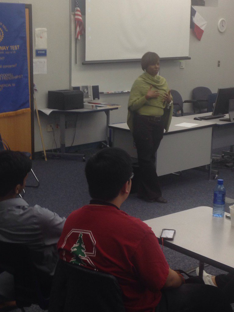 jkhelvey's tweet image. Shawn Wills with Citysquare presents to AHS Interact students @AllenInteract